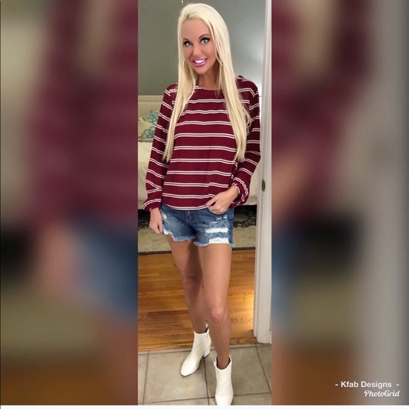 ❤️LAST 2! Striped Back Detail Top! - Picture 3 of 3